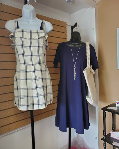 Boutique «Derailed Boutique», reviews and photos, 3 Newton Junction Rd, Kingston, NH 03848, USA