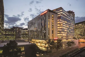 Travelodge Hotel Melbourne Docklands image