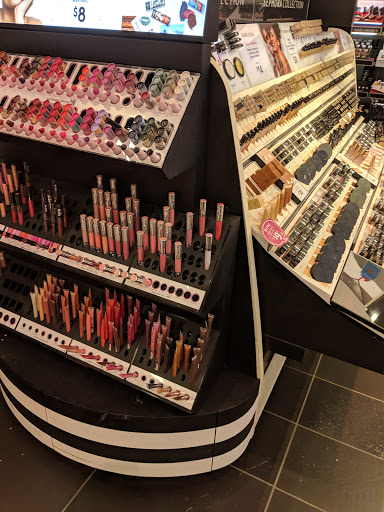 Shopping Mall «Golf Mill Shopping Center», reviews and photos, 239 Golf mill Center, Niles, IL 60714, USA