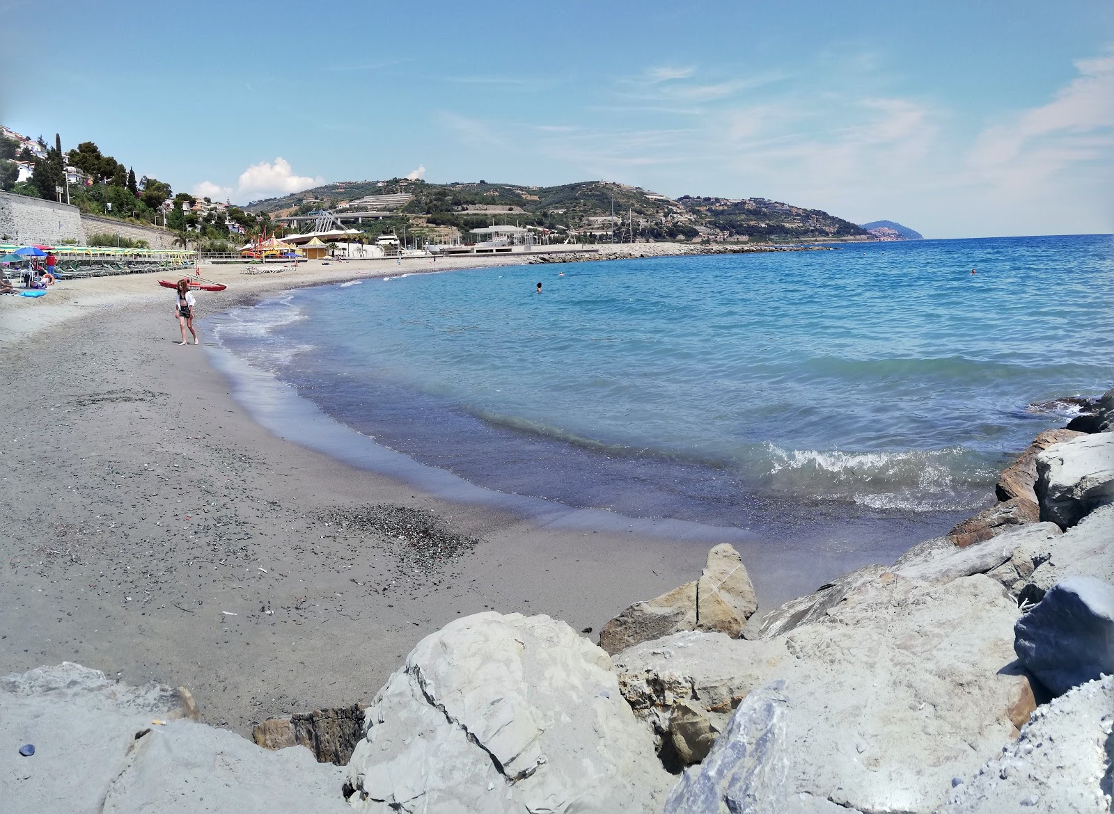 Foto von Ponticelli beach mit brauner sand Oberfläche