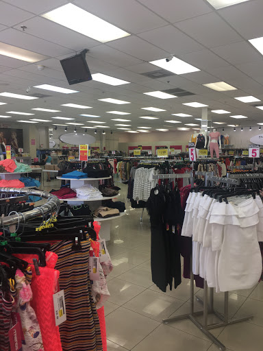 Clothing Store «Old Navy», reviews and photos, 3801 Oakwood Blvd, Hollywood, FL 33020, USA