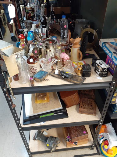 Thrift Store «Lucky Dog Thrift», reviews and photos, 158 E Main St, New Holland, PA 17557, USA