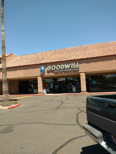 Thrift Store «McClintock & Southern Goodwill Retail Store & Donation Center», reviews and photos, 1546 E Southern Ave, Tempe, AZ 85282, USA