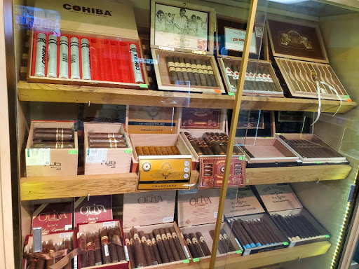 Tobacco Shop «Vape VS Smoke», reviews and photos, 13317 NE 175th St, Woodinville, WA 98072, USA