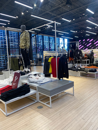Clothing Store «Nike Lenox», reviews and photos, 3393 Peachtree Rd, Atlanta, GA 30326, USA
