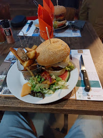 Hamburger du Café et restaurant de grillades Country Saloon à Cistrières - n°6