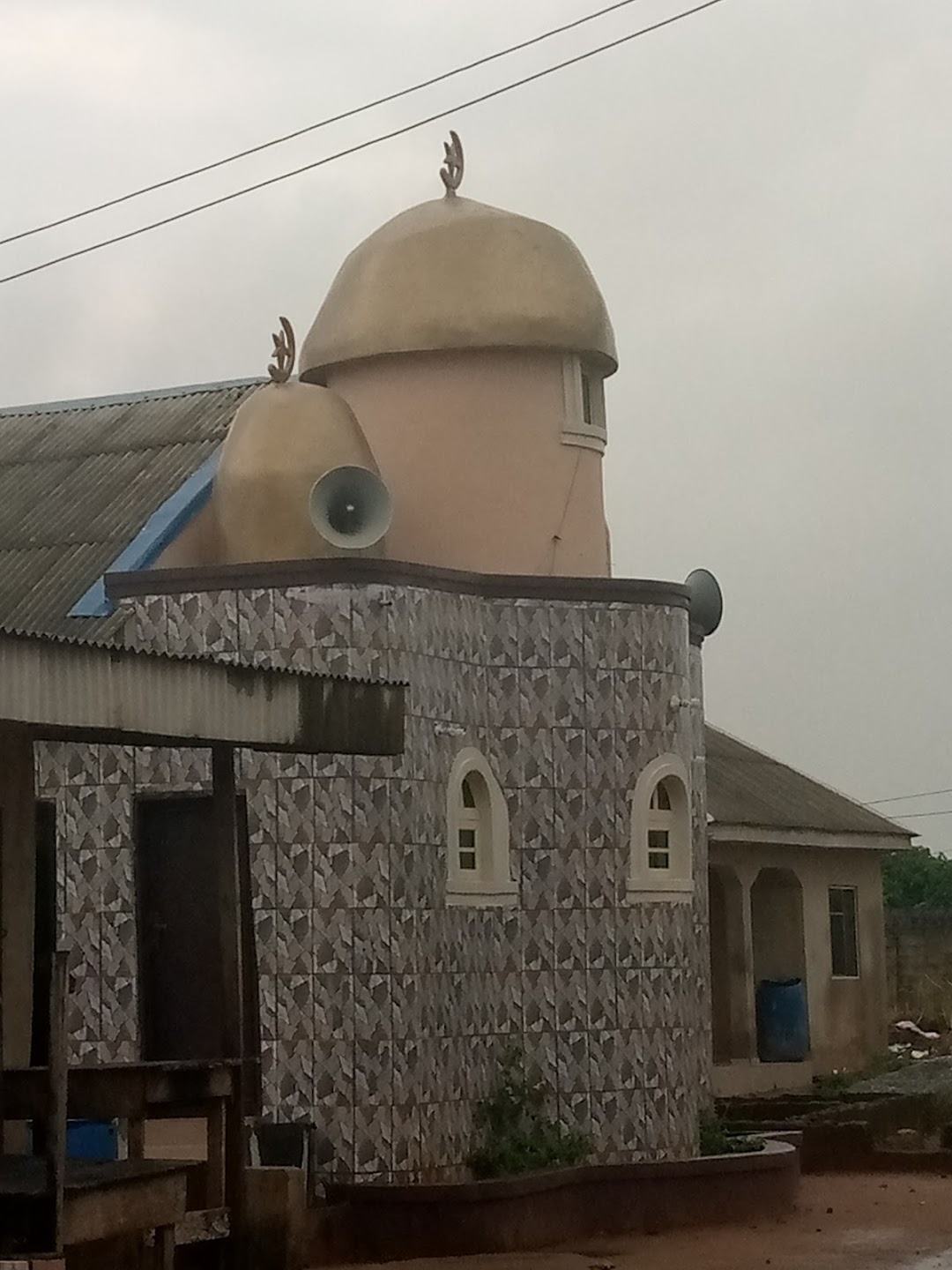 Tawakalitul Central Mosque
