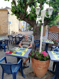 Atmosphère du Restaurant La Remise Villaggio à Saint-Laurent-du-Verdon - n°1