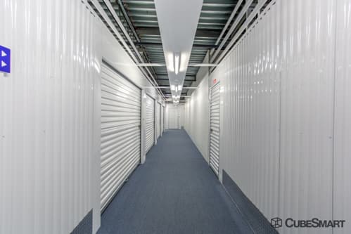 Self-Storage Facility «CubeSmart Self Storage», reviews and photos, 7910 Lemont Rd, Woodridge, IL 60517, USA