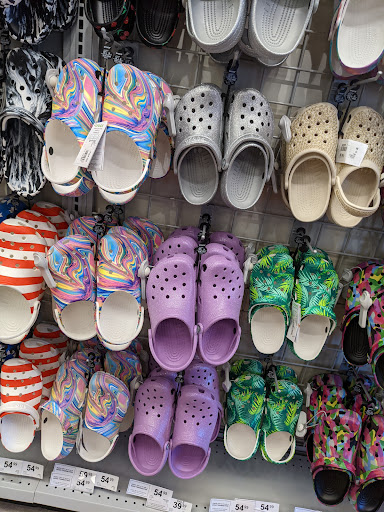 Shoe Store «Rack Room Shoes», reviews and photos, 2809 Battleground Ave, Greensboro, NC 27455, USA