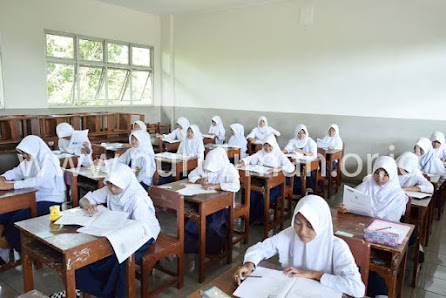 Ruang kelas - SMA Al Ashriyyah Nurul Iman Islamic Boarding School