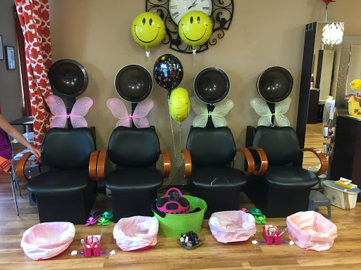 Beauty Salon «Studio 78 Unisex Hair Salon and Beauty Suites», reviews and photos, 1780 S Nova Rd #10&11, South Daytona, FL 32119, USA