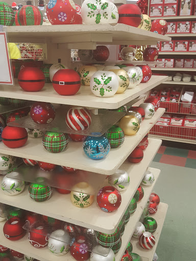 Home Goods Store «Christmas Tree Shops», reviews and photos, 92 Cluff Crossing Rd #11, Salem, NH 03079, USA
