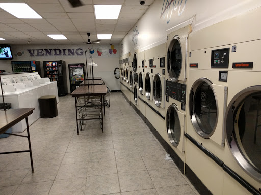 Dry Cleaner «Starcrest Cleaners», reviews and photos, 7504 N University St, Peoria, IL 61614, USA