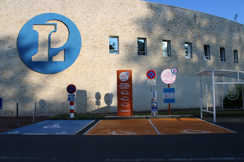 Borne de recharge de véhicules électriques Station de recharge pour véhicules électriques La Rochefoucauld-en-Angoumois