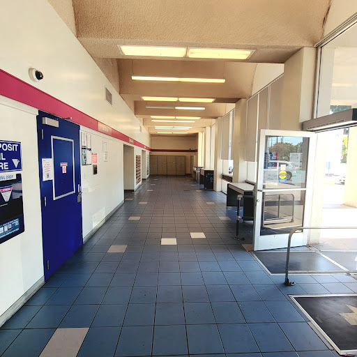 Post Office «United States Postal Service», reviews and photos, 2140 N Hollywood Way, Burbank, CA 91505, USA