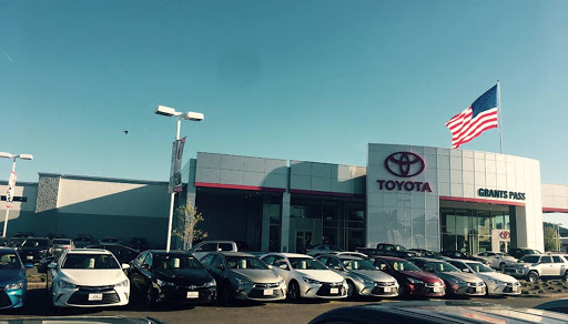 Car Dealer «Grants Pass Toyota», reviews and photos, 375 Redwood Hwy, Grants Pass, OR 97527, USA
