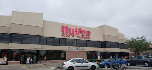 Supermarket «Hy-Vee», reviews and photos, 207 NE Englewood Rd, Kansas City, MO 64118, USA