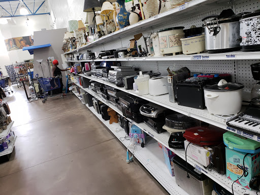 Thrift Store «Goodwill Wesley Chapel Superstore», reviews and photos, 2390 Willow Oak Dr, Wesley Chapel, FL 33544, USA