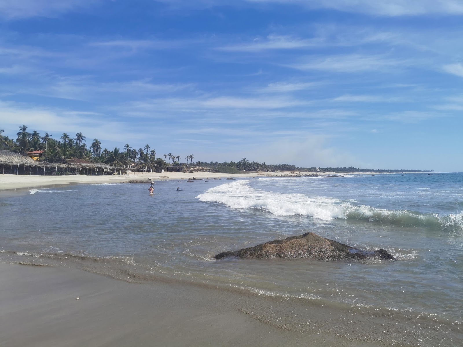 Foto von Playa Las Gaviotas mit langer gerader strand