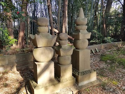 原氏の墓所