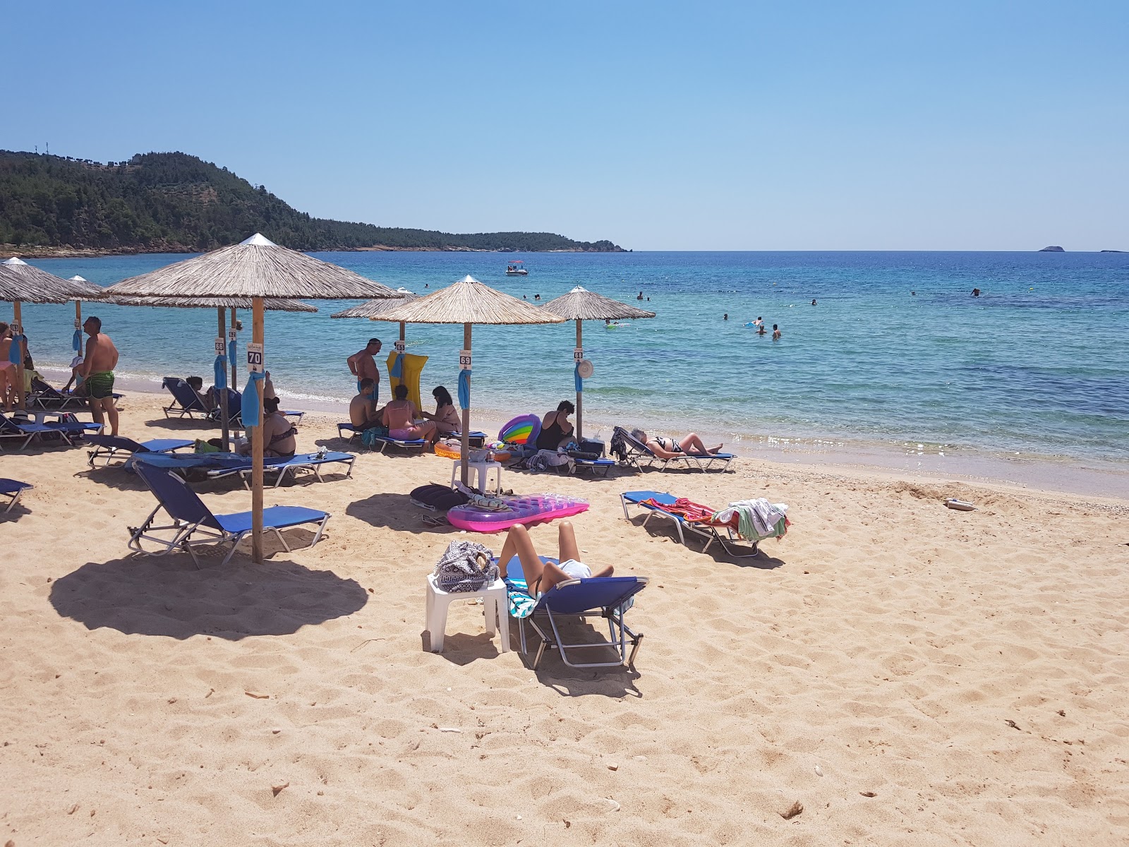 Psili Ammos'in fotoğrafı - rahatlamayı sevenler arasında popüler bir yer