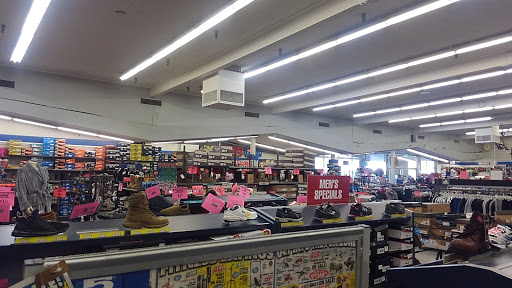 Sporting Goods Store «Big 5 Sporting Goods», reviews and photos, 3420 Arden Way, Sacramento, CA 95825, USA