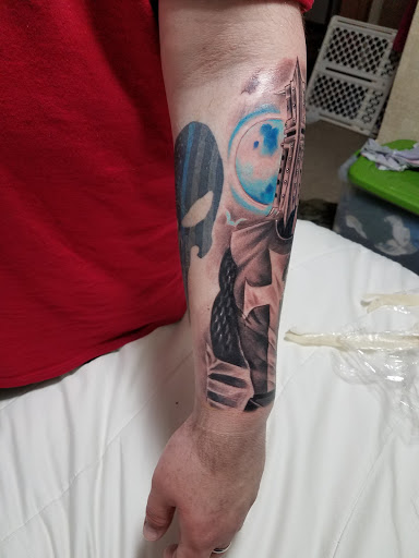 Tattoo Shop «Bluz Tattooz & Body Piercing», reviews and photos, 5720 Highland Rd, Waterford Twp, MI 48327, USA