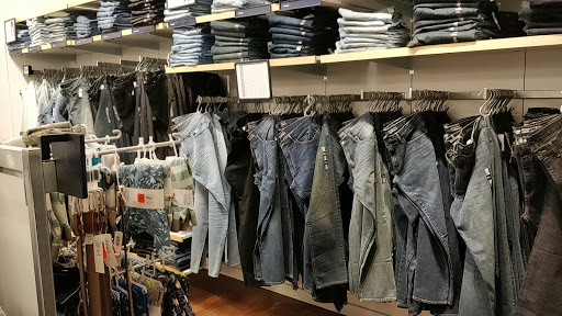 Clothing Store «Gap Outlet», reviews and photos, 1000 PA-611, Tannersville, PA 18372, USA