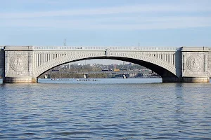 Arlington Memorial Bridge image