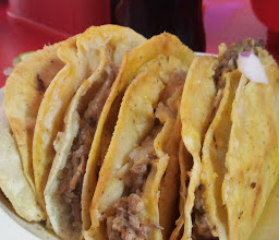Birrieria y tacos \