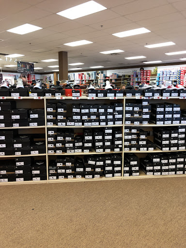 Shoe Store «Famous Footwear», reviews and photos, 975 I-30 Frontage Rd, Rockwall, TX 75087, USA