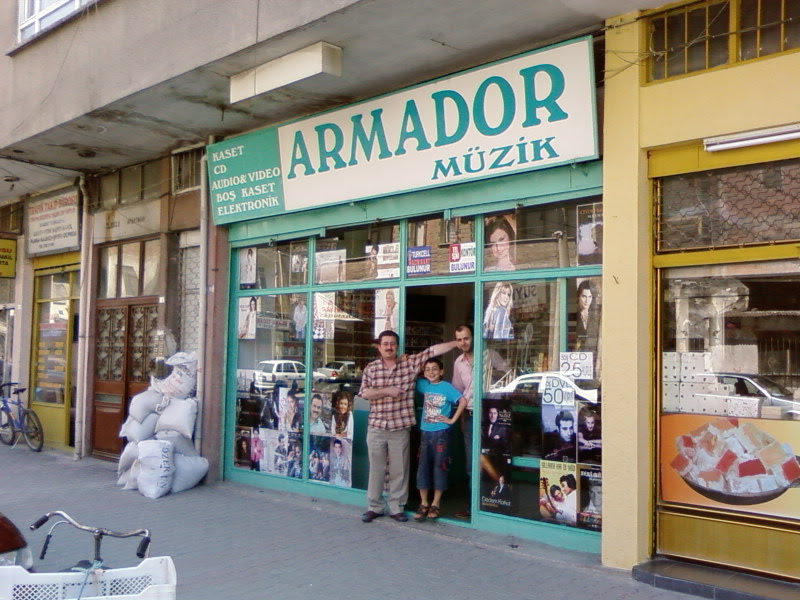 Armador Mzik