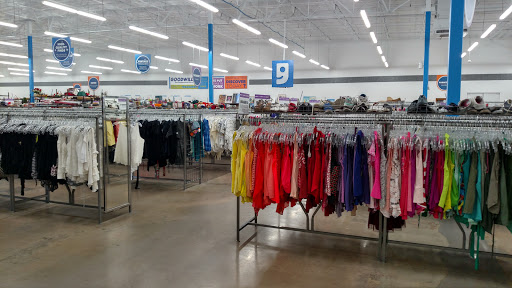 Thrift Store «Priest & Elliot Goodwill Retail & Donation Center», reviews and photos, 7850 S Priest Dr, Tempe, AZ 85284, USA