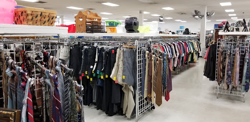 Thrift Store «Neighborhood Thrift Store Distribution Center», reviews and photos, 353 E Olive Ave, Fresno, CA 93728, USA