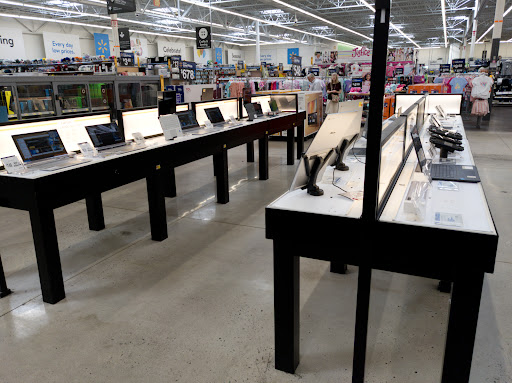 Discount Store «Walmart», reviews and photos, 910 Wolcott St, Waterbury, CT 06705, USA