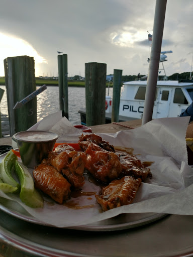 Italian Restaurant «Yacht Basin Eatery», reviews and photos, 122 Yacht Basin Dr, Southport, NC 28461, USA