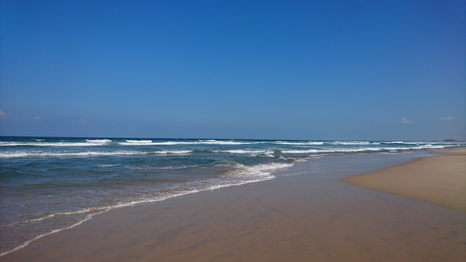 Foto von Tapakala Beach mit teilweise sauber Sauberkeitsgrad