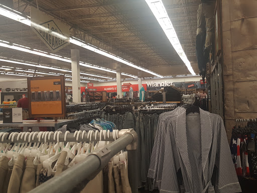 Outlet Store «VF Outlet», reviews and photos, 15501 S Apopka Vineland Rd, Orlando, FL 32821, USA