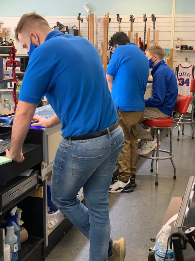 Pawn Shop «Sterling & Knight Jewelry & Pawn», reviews and photos, 295 S Schmidt Rd, Bolingbrook, IL 60440, USA