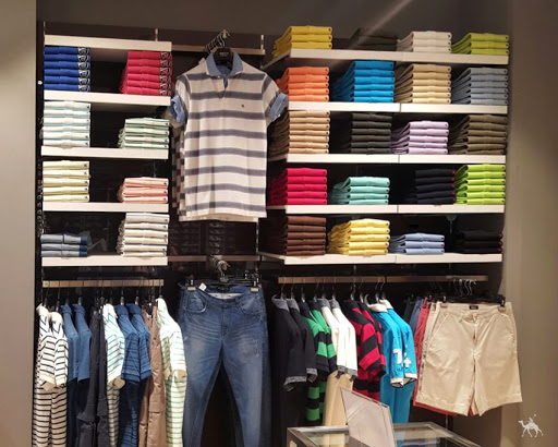 Stores to buy women's shirts Cairo
