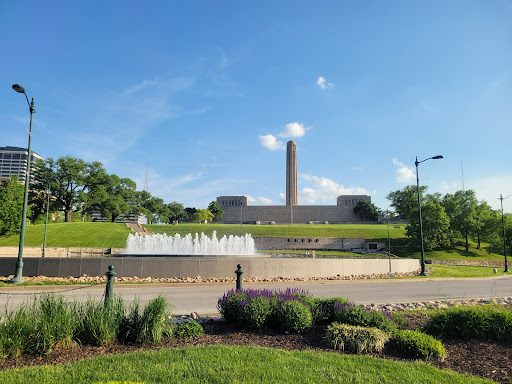 Movie Theater «B&B Theatres KC Extreme Screen Union Station», reviews and photos, 30 W Pershing Rd, Kansas City, MO 64108, USA