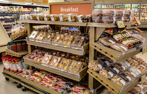 Grocery Store «Food Lion», reviews and photos, 1202 W Broad St, Elizabethtown, NC 28337, USA