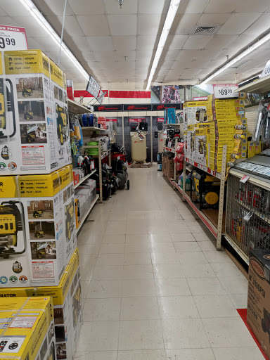 Home Improvement Store «Tractor Supply Co.», reviews and photos, 1803 James L Redman Pkwy, Plant City, FL 33563, USA