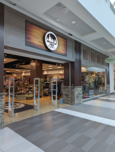 Outdoor Sports Store «Mountain High Outfitters», reviews and photos, 1556 W McEwen Dr, Franklin, TN 37067, USA