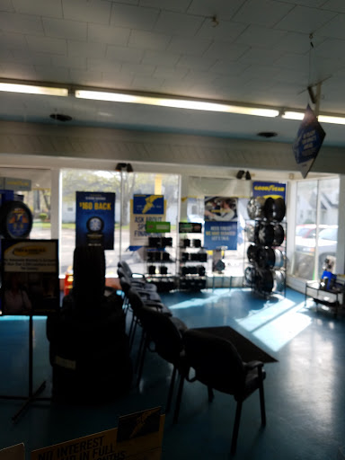 Auto Repair Shop «NEW ENGLAND TIRE Car Care Centers - Mansfield», reviews and photos, 515 S Main St, Mansfield, MA 02048, USA