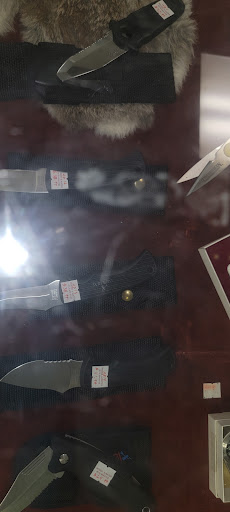 SCUBA Instructor «WOODS & WATER OUTDOOR SPORTS CENTER», reviews and photos, 124 Edwards Ave, Brandon, FL 33510, USA