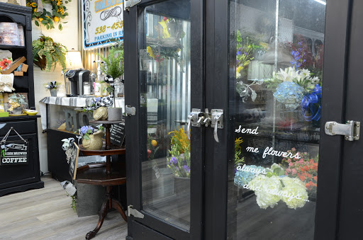 Florist «Mt Washington Florist», reviews and photos, 145 N Bardstown Rd, Mt Washington, KY 40047, USA