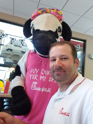 Fast Food Restaurant «Chick-fil-A», reviews and photos, 1094 International Pkwy, Fredericksburg, VA 22406, USA