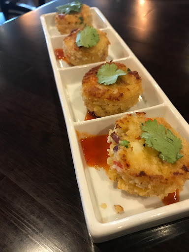 Wine Bar «Water into Wine, Bistro & Lounge», reviews and photos, 607 N Campbell Station Rd, Knoxville, TN 37934, USA